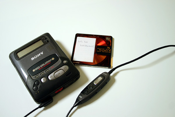 SONY MD WALKMAN MZ-R2