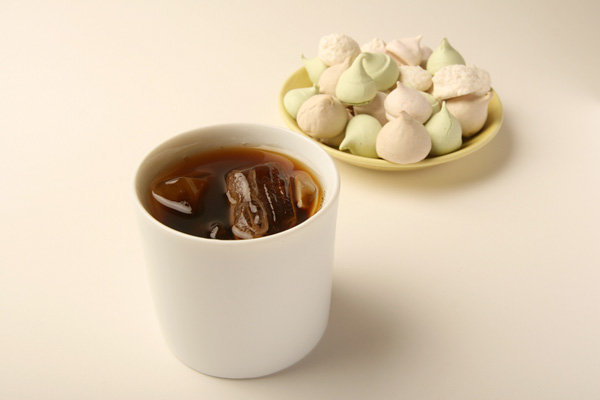 明日のケーキ店頭販売は14:00〜19:00です