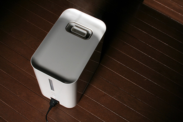 無印良品「スチームファン式加湿器　R-ML2」