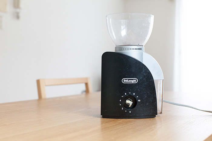 デロンギ「コーン式」コーヒーグラインダーKG-100