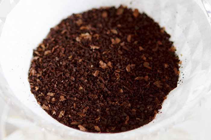 豆は一杯分30g、細かめに挽く