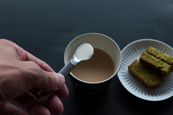カフェオレの隠し味に生クリームを小さじ1追加