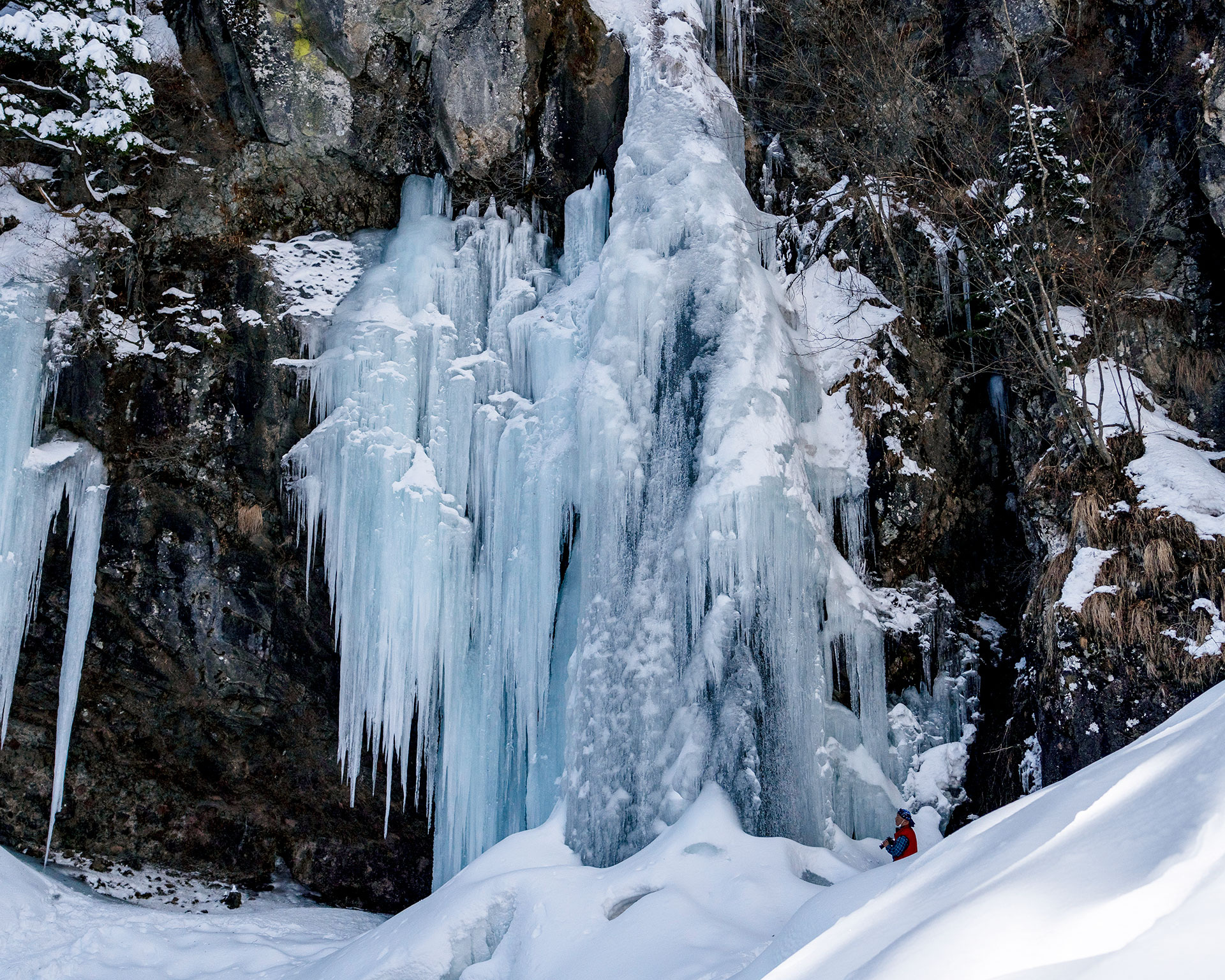 庵滝の氷瀑